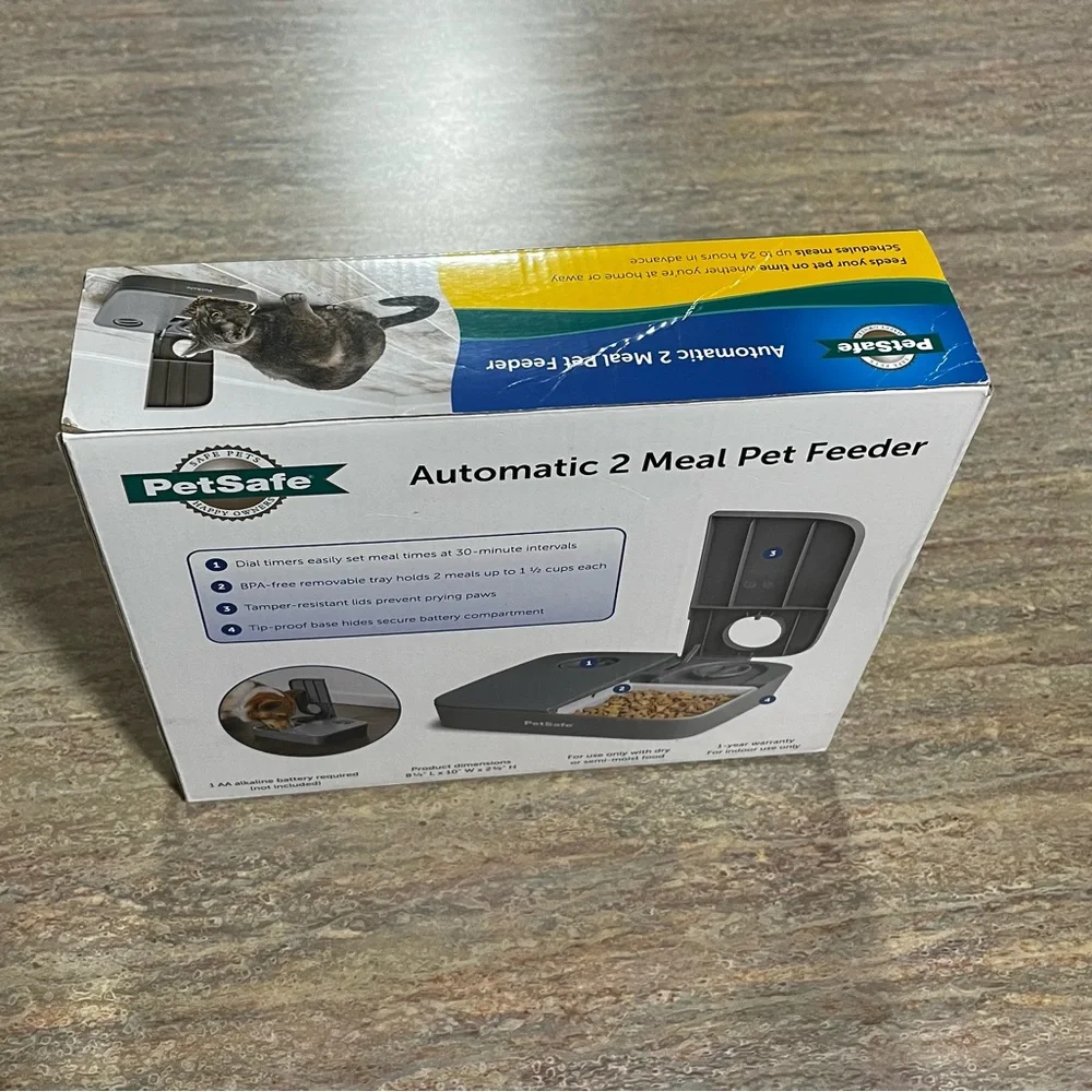 NIB Petsafe Automatic 2 meal pet feeder